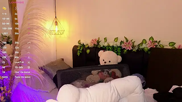 Hannah williams1 online show from October 3, 2025, 9:23 pm