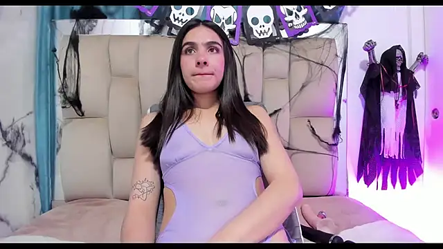 dafne queenn online show from October 17, 2025, 12:52 pm