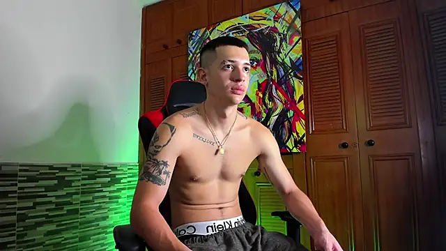 Dimitri higth420 online show from February 19, 2025, 9:47 pm