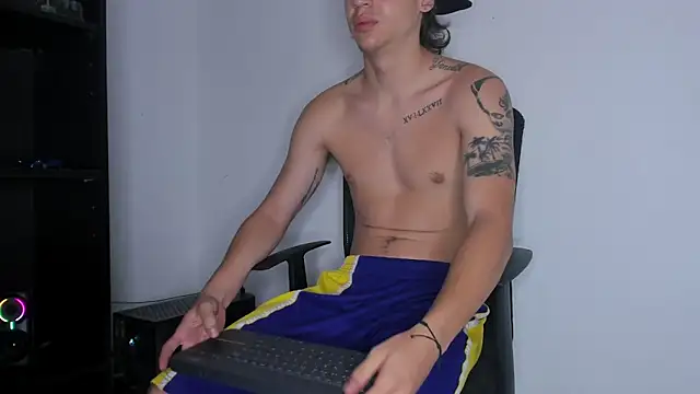 Dimitri higth420 online show from December 17, 2025, 12:44 pm