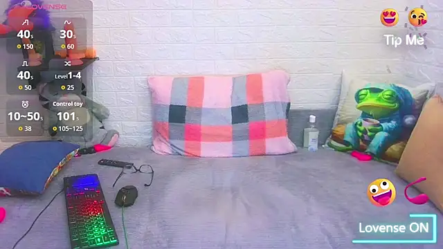 Snapshot of RedHousewife chatting on February 28, 2026, 5:58 pm RedHousewife online show from February 28, 2026, 5:58 pm