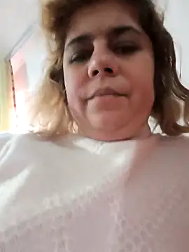 AnnyLwe online show from November 30, 2025, 10:52 am