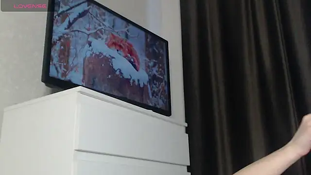 -LauraGold- online show from February 26, 2025, 8:00 pm