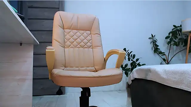 Snapshot of NaughtyNylonFeet chatting on October 22, 2025, 3:18 am NaughtyNylonFeet online show from October 22, 2025, 3:18 am