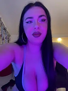 KeiraDark online show from May 13, 2026, 4:10 am