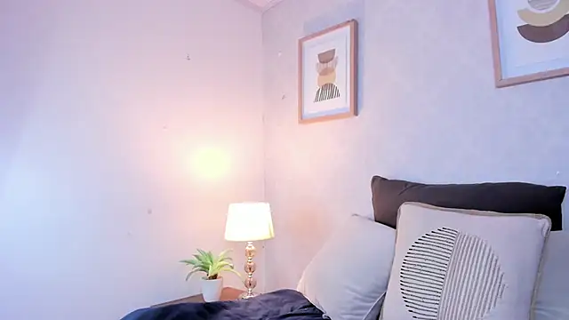 Caroline dh online show from December 17, 2025, 11:38 am