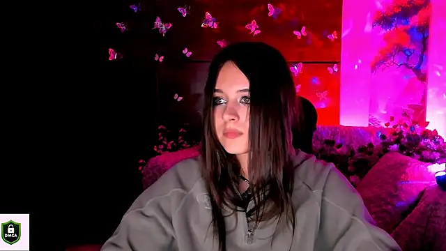 rozmary ket online show from February 3, 2025, 6:39 pm