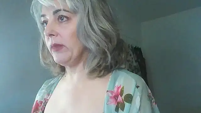 Snapshot of TheRealSeska chatting on November 1, 2025, 11:45 am TheRealSeska online show from November 1, 2025, 11:45 am