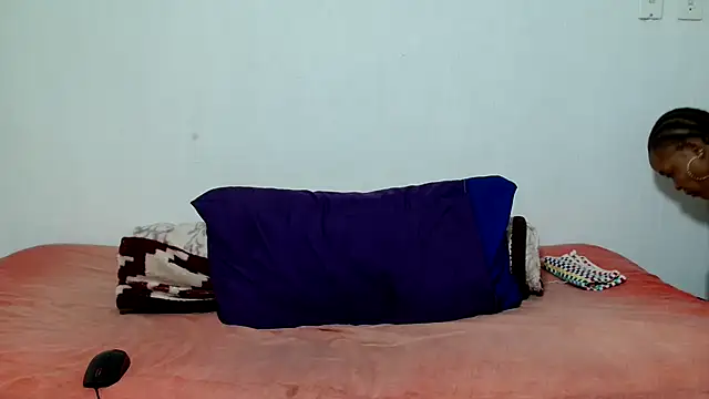 Snapshot of Feathergal69_ chatting on May 8, 2026, 10:37 pm Feathergal69 online show from May 8, 2026, 10:37 pm