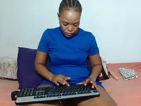 Snapshot of Feathergal69_ chatting on May 14, 2026, 8:15 pm Feathergal69 online show from May 14, 2026, 8:15 pm