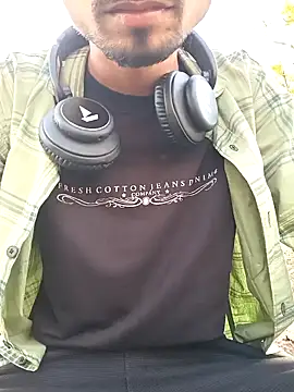 Snapshot of Piyush_2024 chatting on February 2, 2025, 11:19 am Piyush 2024 online show from February 2, 2025, 11:19 am