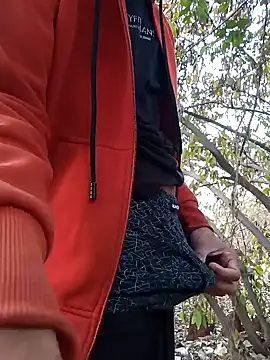 Snapshot of Piyush_2024 chatting on February 6, 2025, 1:49 am Piyush 2024 online show from February 6, 2025, 1:49 am