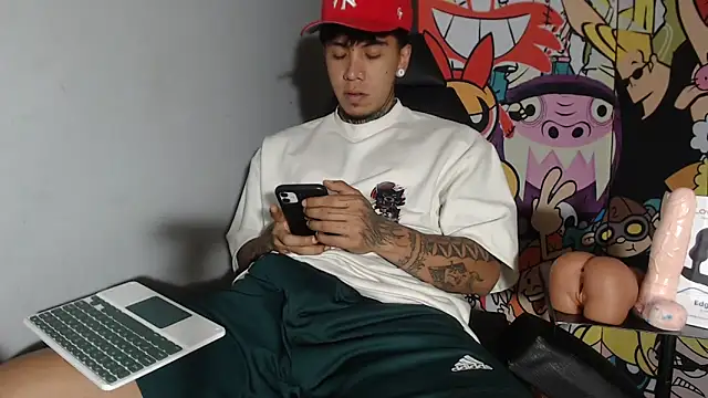 Nickhot0609 online show from March 12, 2025, 10:17 pm