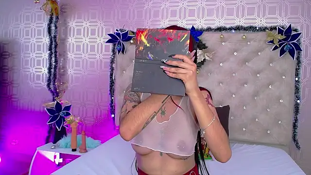 Derieri D online show from December 22, 2024, 7:42 pm