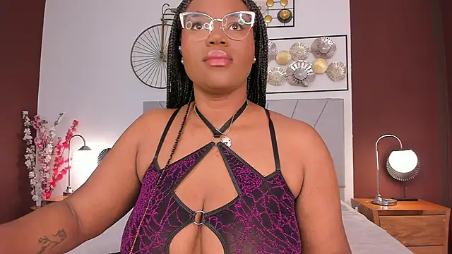 Snapshot of Makena_gh chatting on October 4, 2025, 3:59 am Makena gh online show from October 4, 2025, 3:59 am