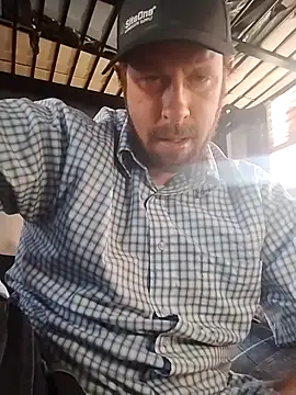 Snapshot of axelongshaft69 chatting on March 6, 2025, 4:07 pm axelongshaft69 online show from March 6, 2025, 4:07 pm