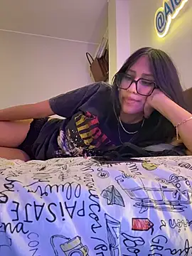 Snapshot of AleFantasy0001 chatting on April 8, 2026, 5:18 am AleFantasy0001 online show from April 8, 2026, 5:18 am