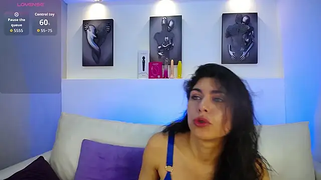 Melodi Roux online show from September 17, 2025, 1:13 pm