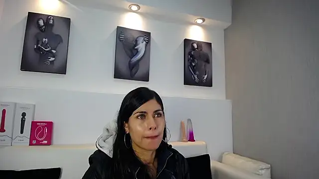 Melodi Roux online show from February 4, 2026, 12:33 pm