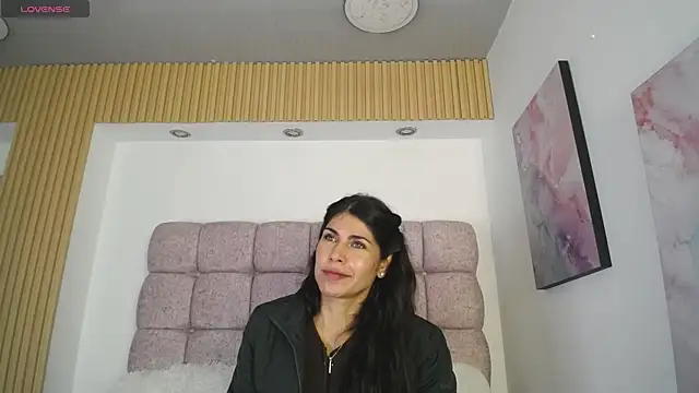Melodi Roux online show from June 28, 2026, 1:39 pm