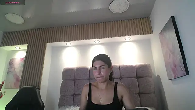 Melodi Roux online show from July 31, 2026, 3:55 pm