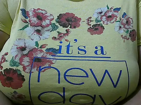 Snapshot of Queen_of_boobs01 chatting on February 14, 2025, 5:14 pm Queen of boobs01 online show from February 14, 2025, 5:14 pm