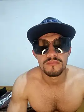 coqueto1210 online show from September 15, 2025, 7:58 pm