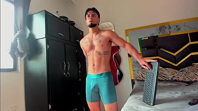 MattDevon online show from November 11, 2025, 6:41 pm