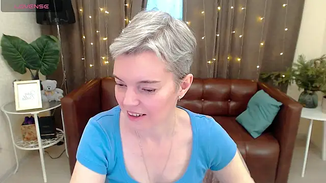 Cutie Erikaa1 online show from December 27, 2024, 5:42 am
