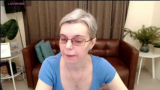 Cutie Erikaa1 online show from January 18, 2025, 1:41 am