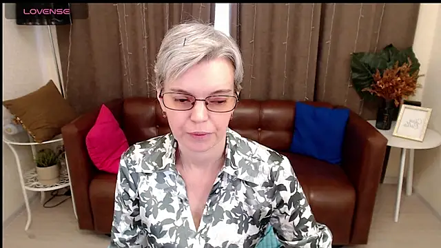 Cutie Erikaa1 online show from March 9, 2025, 5:33 am