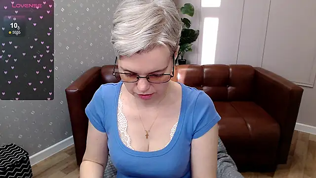 Cutie Erikaa1 online show from May 1, 2026, 2:16 am