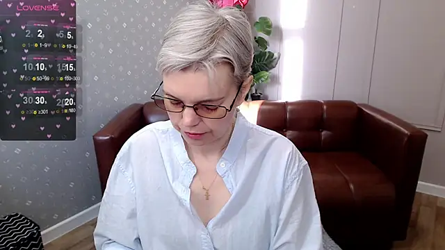 Cutie Erikaa1 online show from May 3, 2026, 2:17 am
