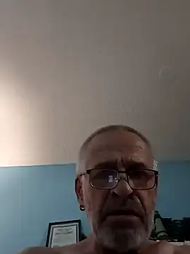 geilerschwanz64 online show from February 26, 2025, 7:38 pm