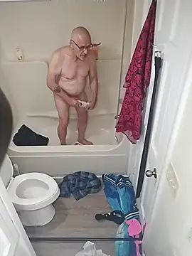 geilerschwanz64 online show from April 24, 2026, 9:06 pm