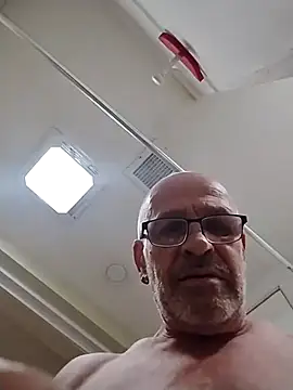 geilerschwanz64 online show from April 27, 2026, 10:08 pm