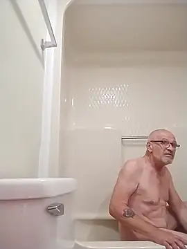 geilerschwanz64 online show from April 28, 2026, 2:49 am