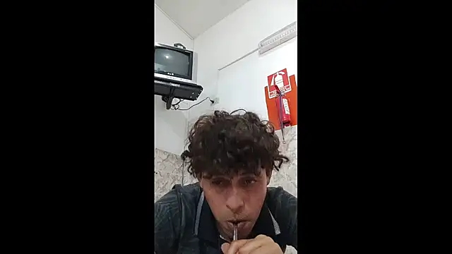 Snapshot of luisfer_306 chatting on February 27, 2025, 6:31 pm luisfer 306 online show from February 27, 2025, 6:31 pm