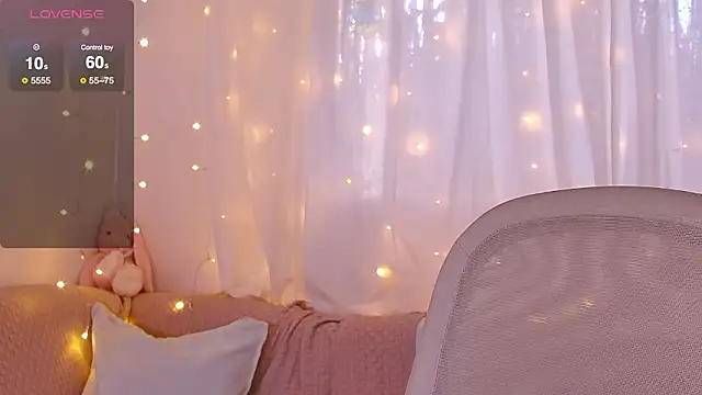 Snapshot of Miss_Milka chatting on February 25, 2026, 5:44 pm Miss Milka online show from February 25, 2026, 5:44 pm