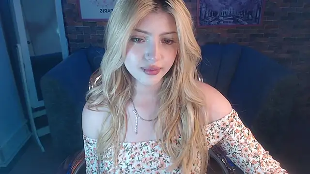 Snapshot of Kitty_fox_b chatting on December 23, 2024, 3:55 pm Kitty fox b online show from December 23, 2024, 3:55 pm