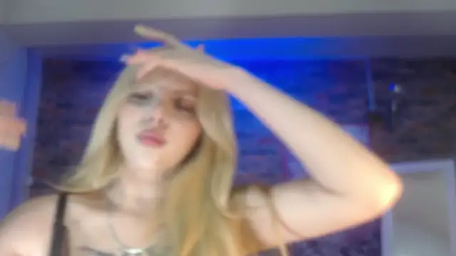 Snapshot of Kitty_fox_b chatting on February 11, 2025, 4:13 pm Kitty fox b online show from February 11, 2025, 4:13 pm