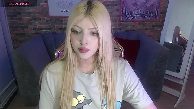 Snapshot of Kitty_fox_b chatting on February 24, 2025, 7:52 pm Kitty fox b online show from February 24, 2025, 7:52 pm