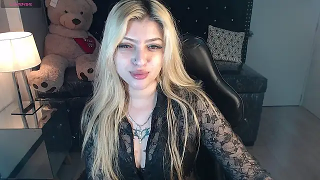 Snapshot of Kitty_fox_b chatting on March 21, 2025, 12:50 pm Kitty fox b online show from March 21, 2025, 12:50 pm