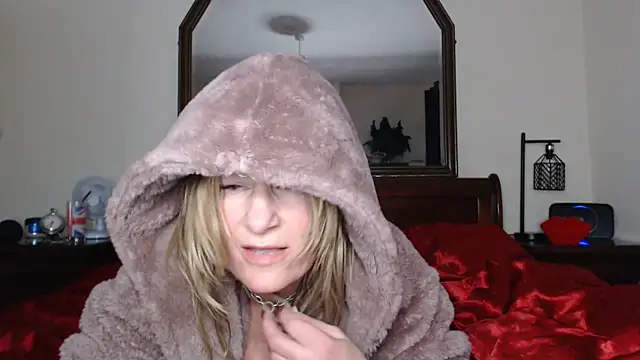 BettyDavisX online show from January 8, 2025, 6:41 pm