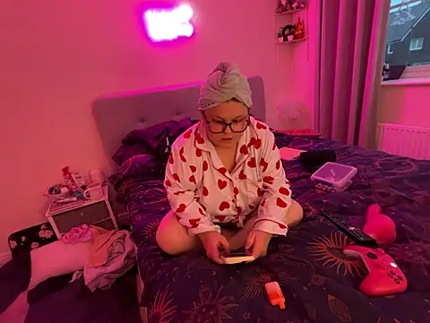 Tallulah-mae-xoxox online show from January 26, 2025, 4:30 pm