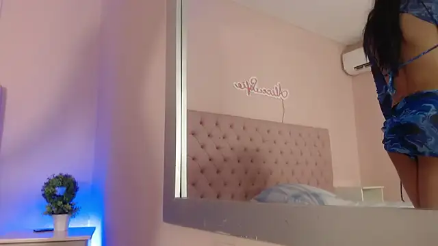 alice sofia online show from November 8, 2025, 1:22 pm