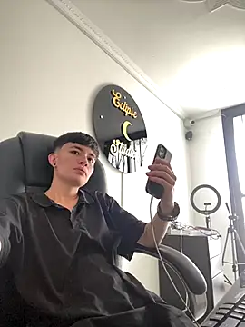 nico 18x online show from December 16, 2025, 7:52 pm