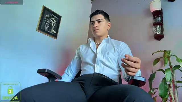 Adrian Mill3r online show from November 4, 2025, 4:50 pm