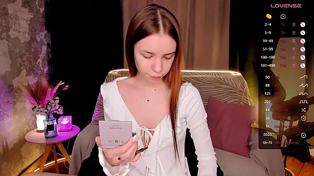 Snapshot of MilliBrown_ chatting on October 13, 2025, 7:19 am MilliBrown  online show from October 13, 2025, 7:19 am