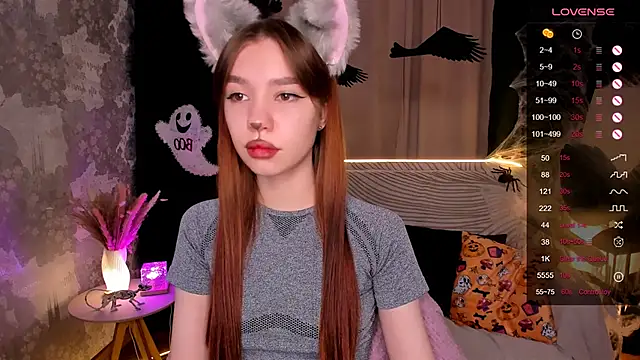 Snapshot of MilliBrown_ chatting on October 25, 2025, 6:43 am MilliBrown  online show from October 25, 2025, 6:43 am